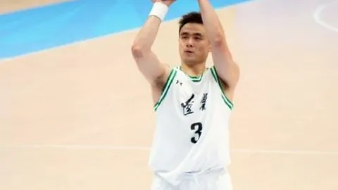 热刺逆袭时刻！第38分钟范德芬一锤定音，1-0绝杀僵局！